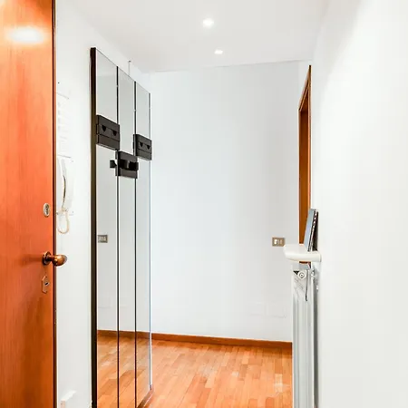 Apartment Quiet With Terrace - 20 Min From Duomo